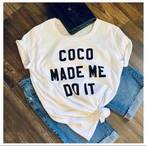 MADE ME DO IT GRAPHIC TEE - Picture 3 of 6